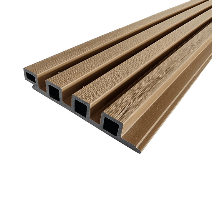 Rabatdeel rhombus eiken 290 cm – Horizontaal profiel met warme houtlook, perfect voor gevelbekleding met luxe design