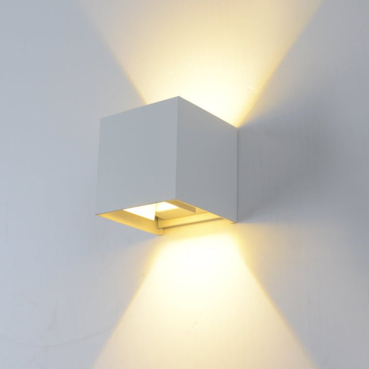 Luxora Wall Lamp White Aluminum